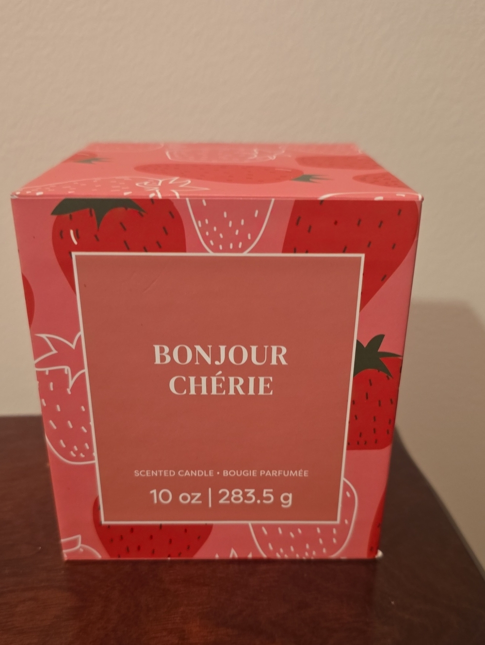 Bonjour Chérie Strawberry Scented Candle - Pink